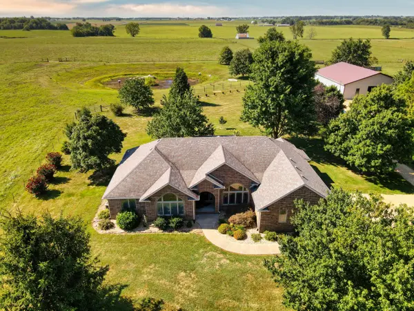 190 State Highway V, Seymour, MO 65746