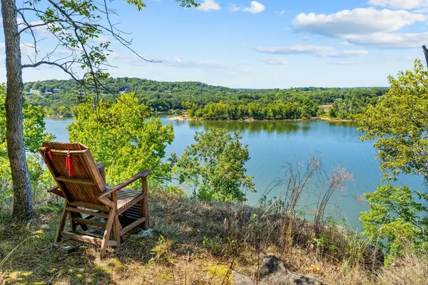 299 Bow Hunter LN, Galena, MO 65656