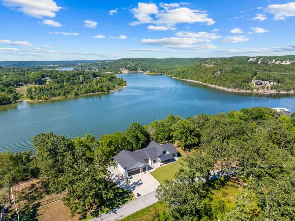 299 Bow Hunter LN, Galena, MO 65656