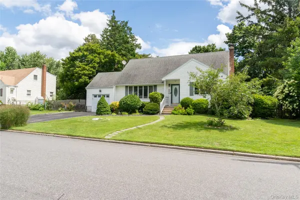 127 Suffolk AVE, West Babylon, NY 11704