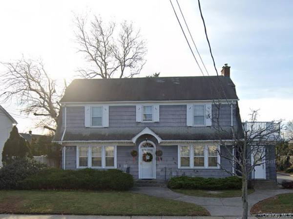 46 Conklin ST, Farmingdale, NY 11735