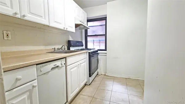 82-39 134th ST #1H, Briarwood, NY 11435