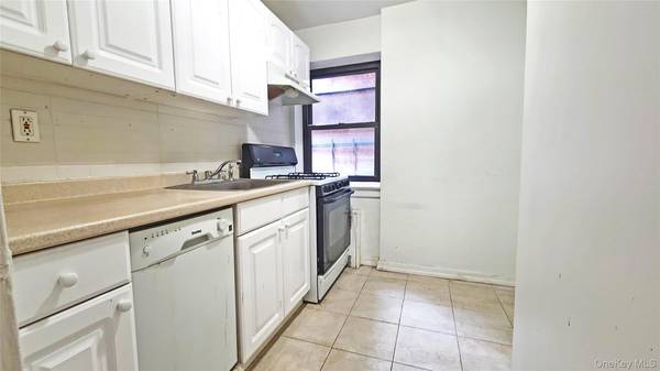 82-39 134th ST #1H, Briarwood, NY 11435