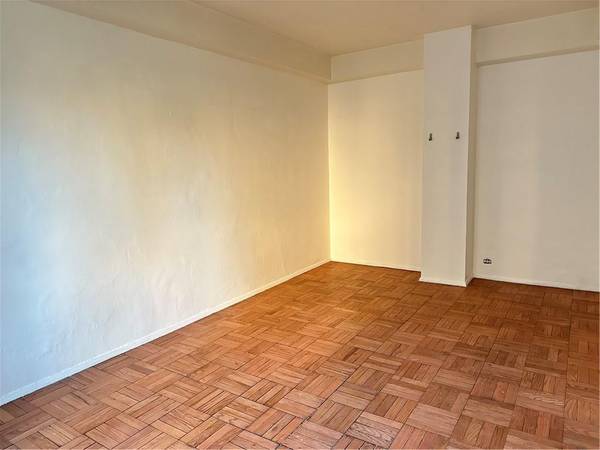 1560 Metropolitan AVE #ME, Bronx, NY 10462