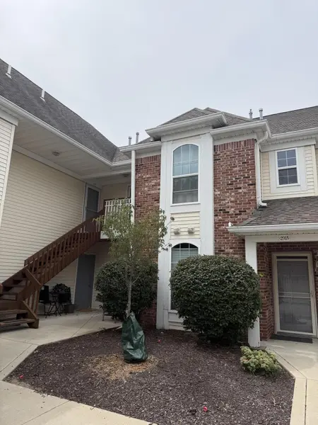 2909 Foggy Glen DR, Valparaiso, IN 46385