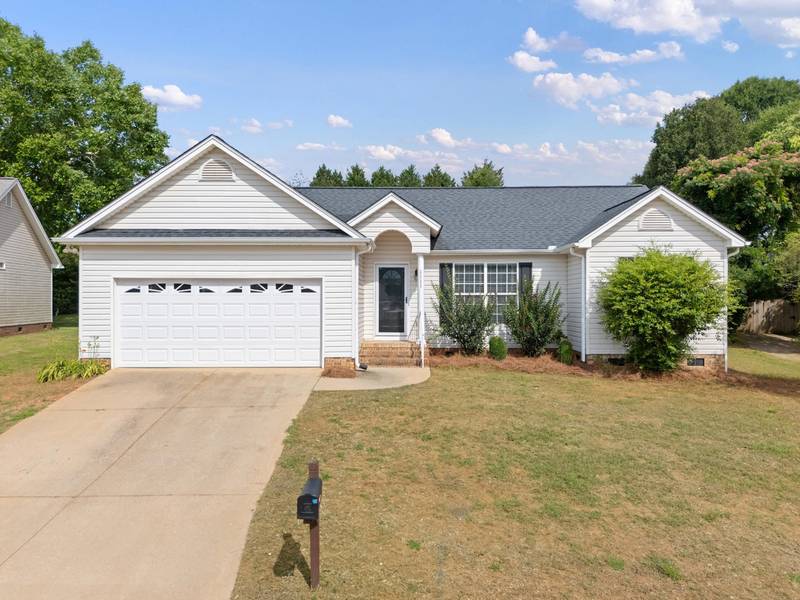 1111 Dunwoody DR, Simpsonville, SC 29681