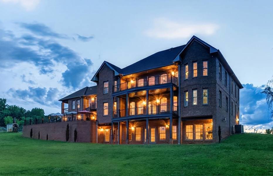 502 Hickory Hollow RD, Inman, SC 29349