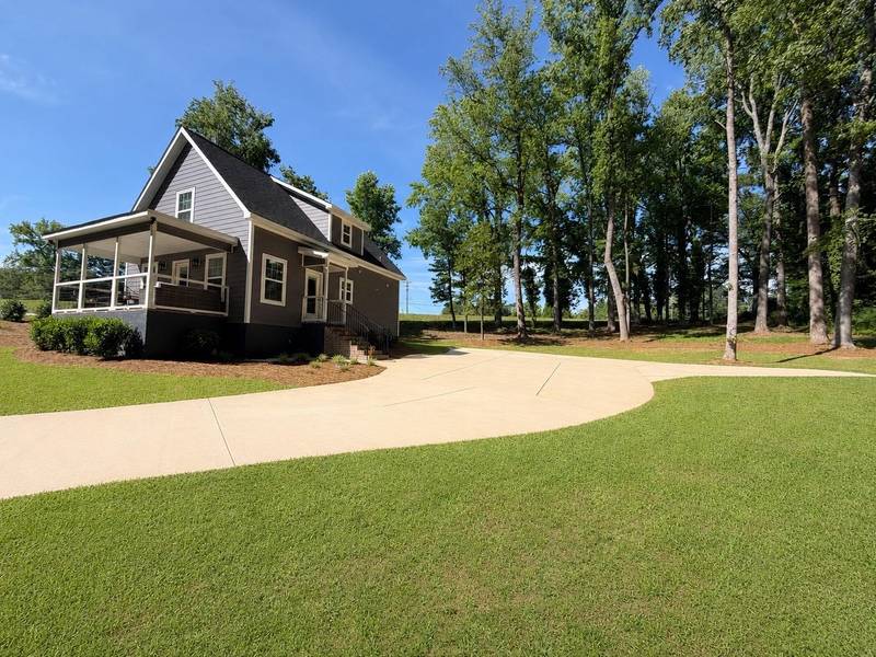 198 Walden CIR, Fairforest, SC 29301