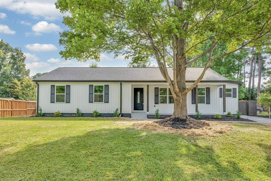 208 Seven Oaks LN, Spartanburg, SC 29301
