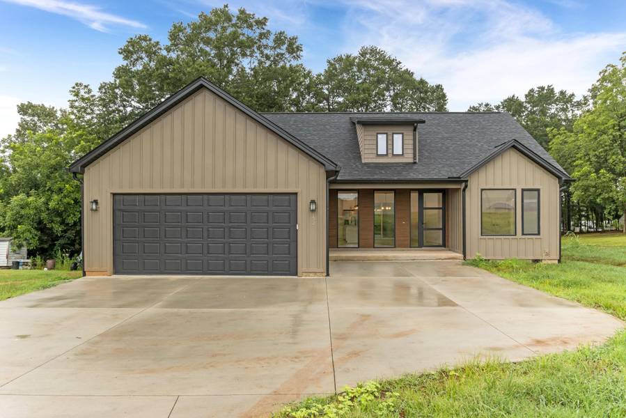 132 John Dodd RD, Spartanburg, SC 29303