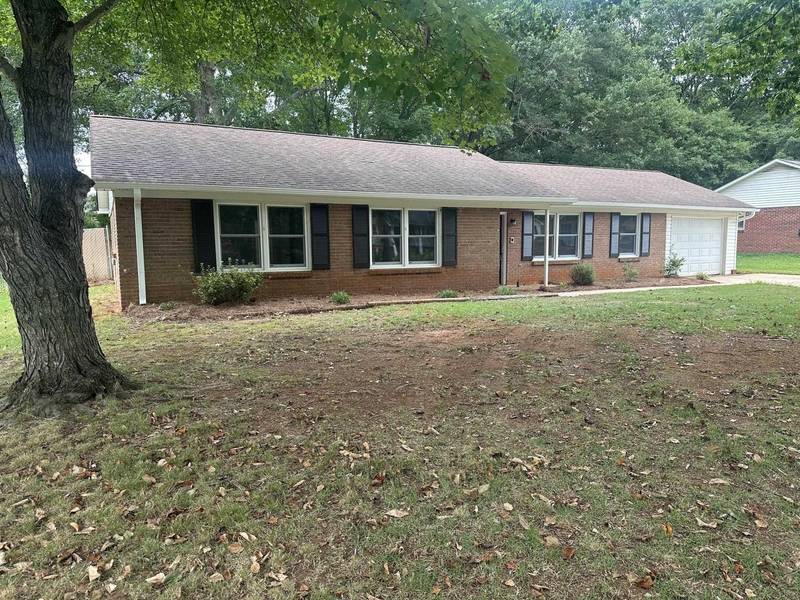 220 River Forest DR, Boiling Springs, SC 29316