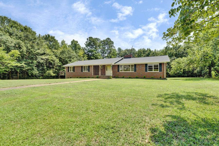 22 Jackson DR, Wellford, SC 29385