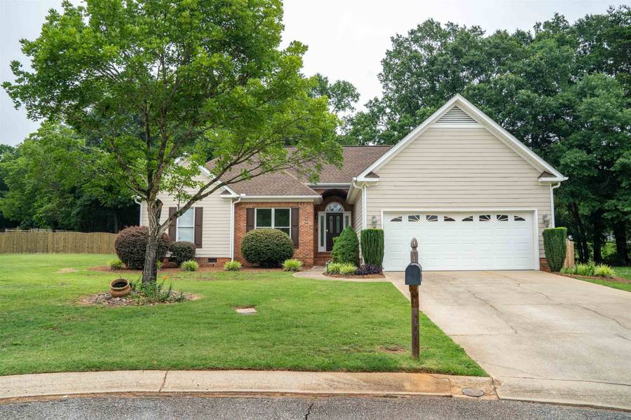 11 Churchfield CT, Greer, SC 29651