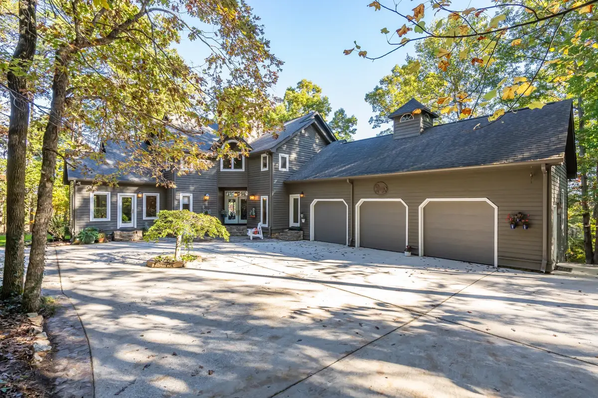 233 Stable Gate Drive, Campobello, SC 29322