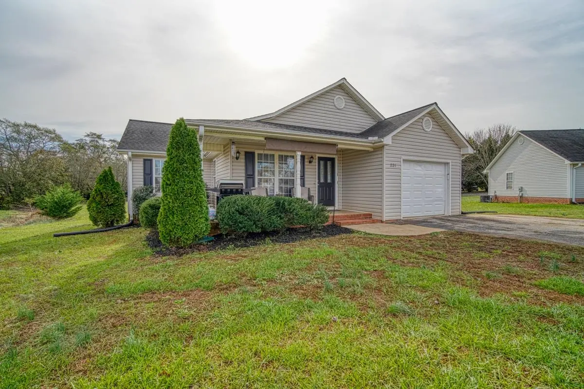 221 Eastwinds Ct., Chesnee, SC 29323