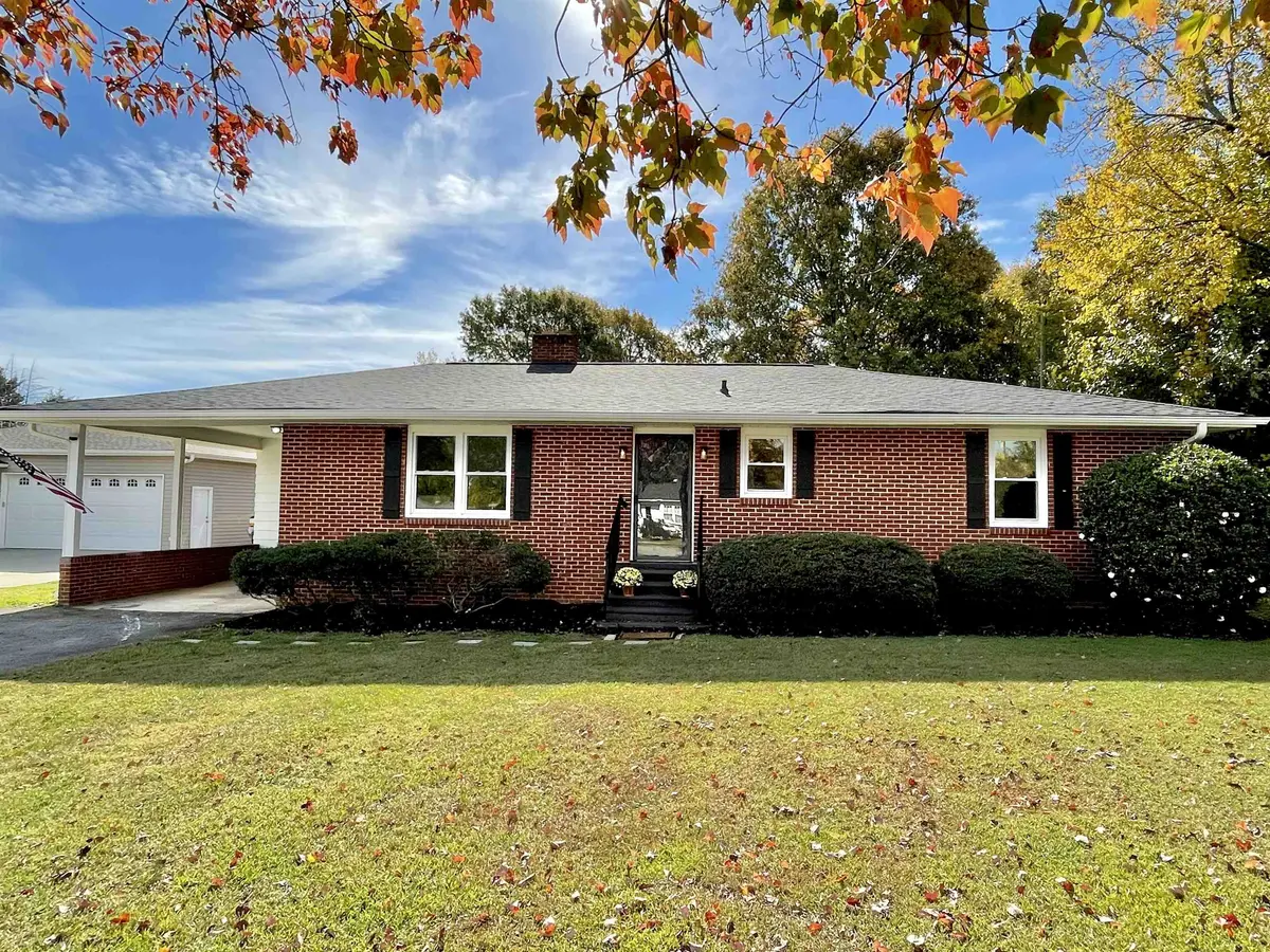 2 Lamotte ST, Spartanburg, SC 29301