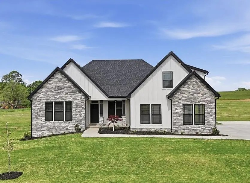36 Skylane CT, Columbus, NC 28722