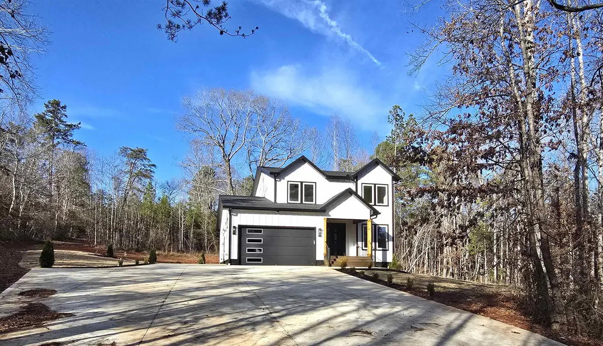 115 Crest RD, Campobello, SC 29322