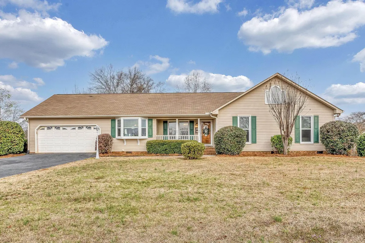 437 Cresthaven DR, Boiling Springs, SC 29316