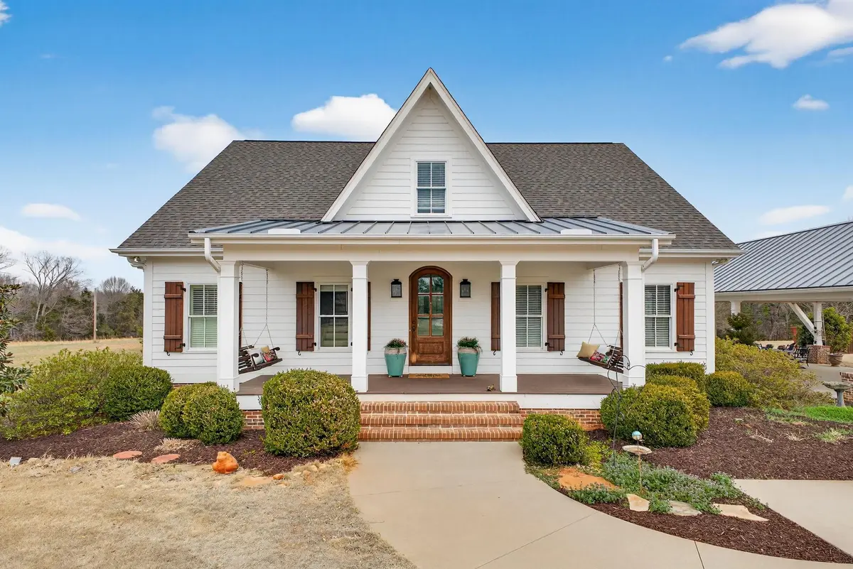 2062 Knighton Chapel RD, Fountain Inn, SC 29644