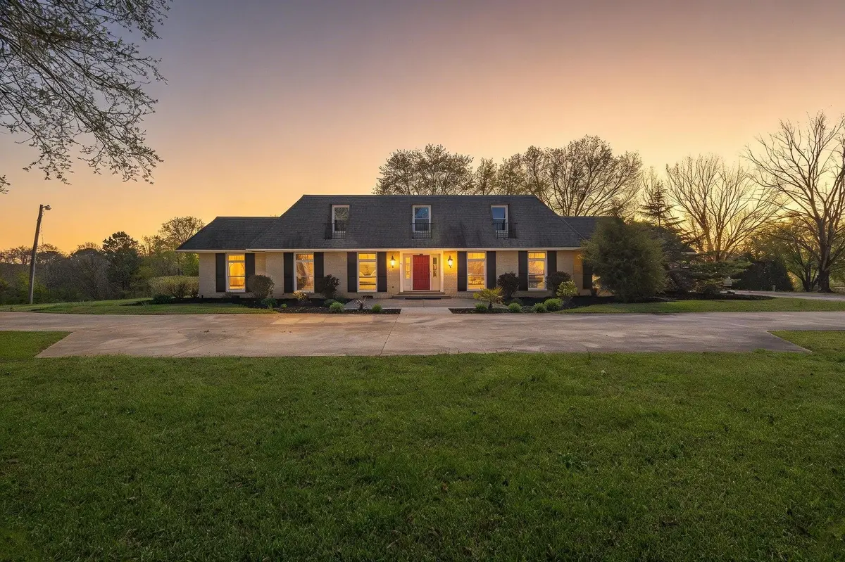127 Twin Lakes DR, Moore, SC 29369