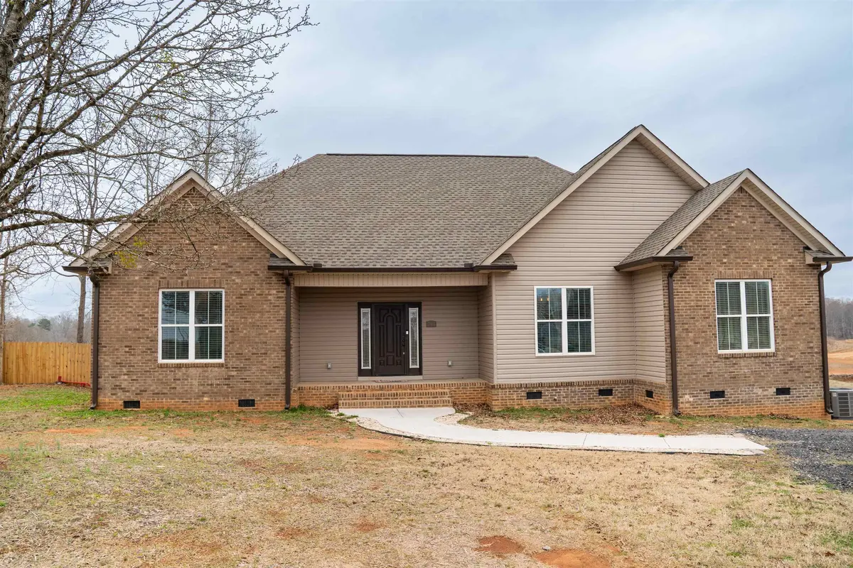 384 Cunningham RD, Woodruff, SC 29388