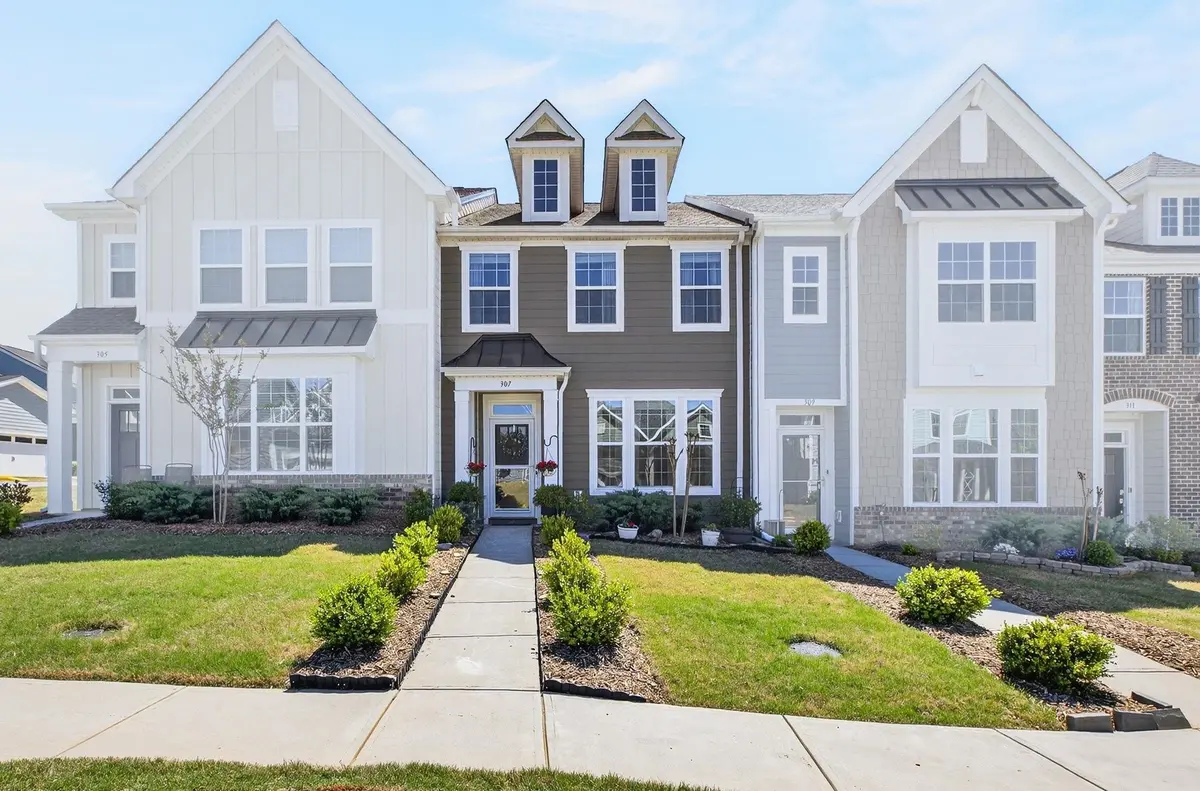 307 Novelty DR, Greer, SC 29651