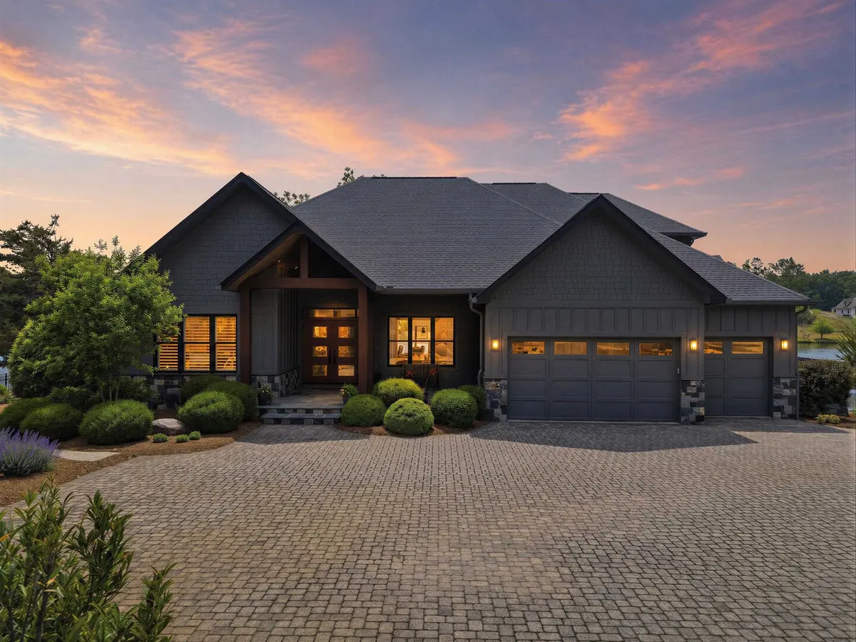 984 Mapleton LN, Columbus, NC 28722