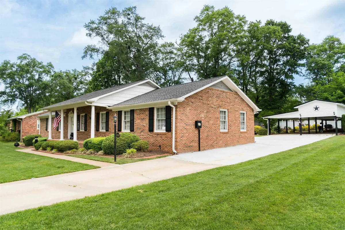 108 Ridgeway RD, Spartanburg, SC 29301