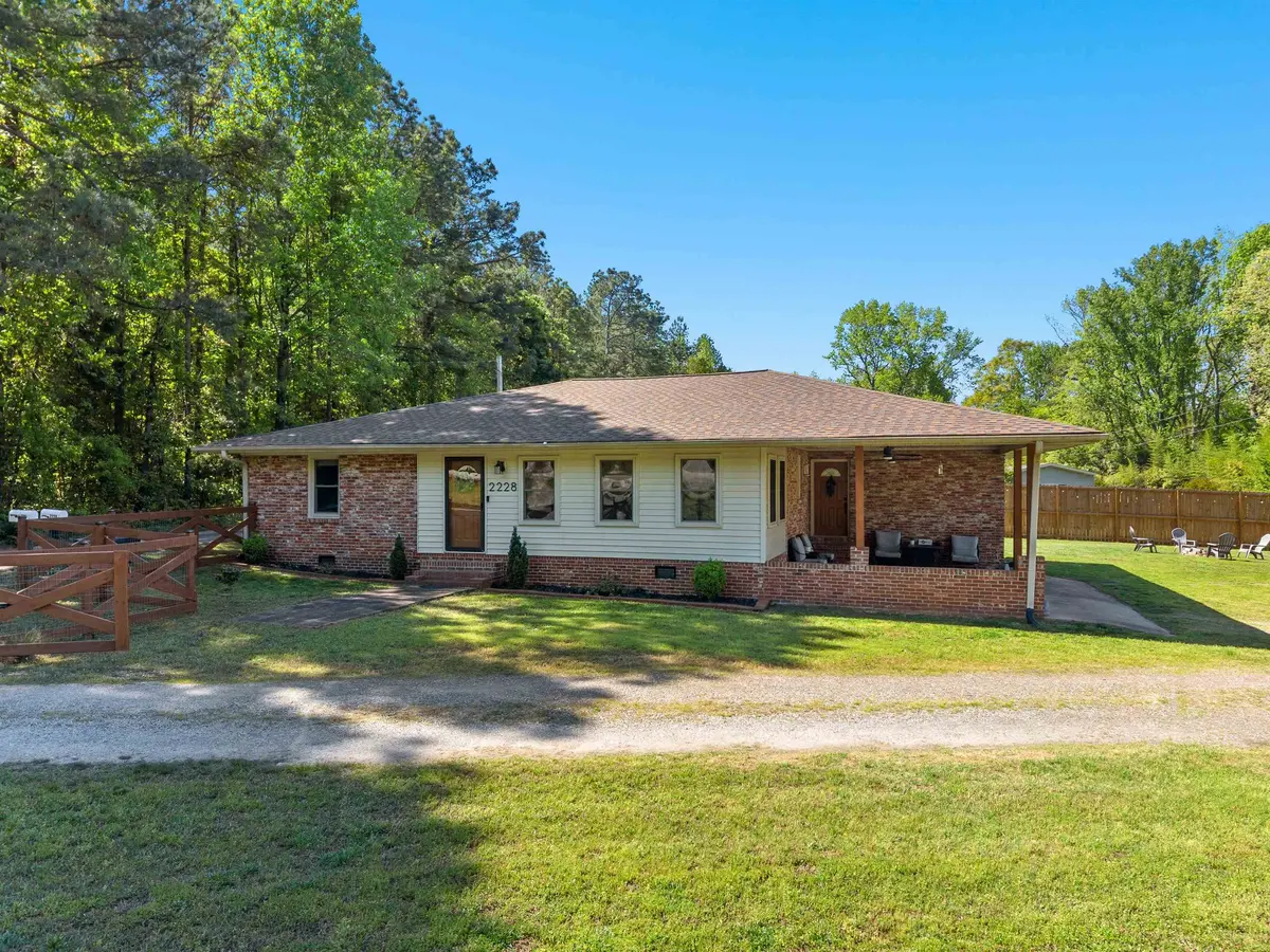 2228 Cross Anchor RD, Woodruff, SC 29388