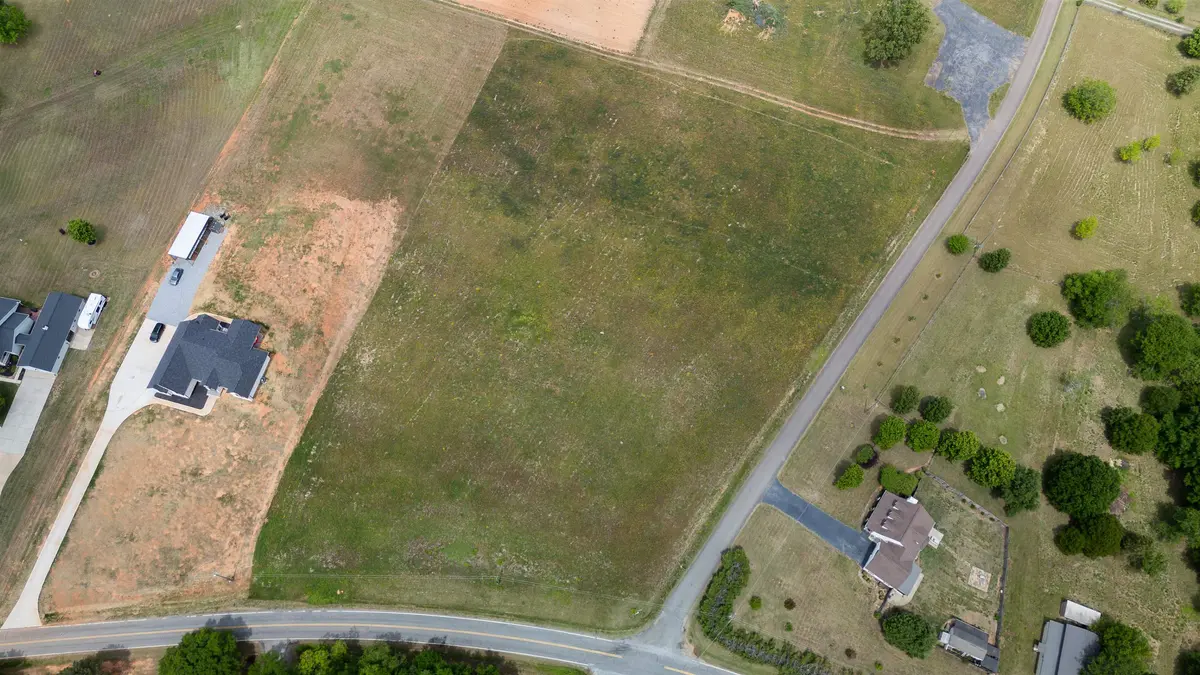 606 McSwain Rd, Chesnee, SC 29323