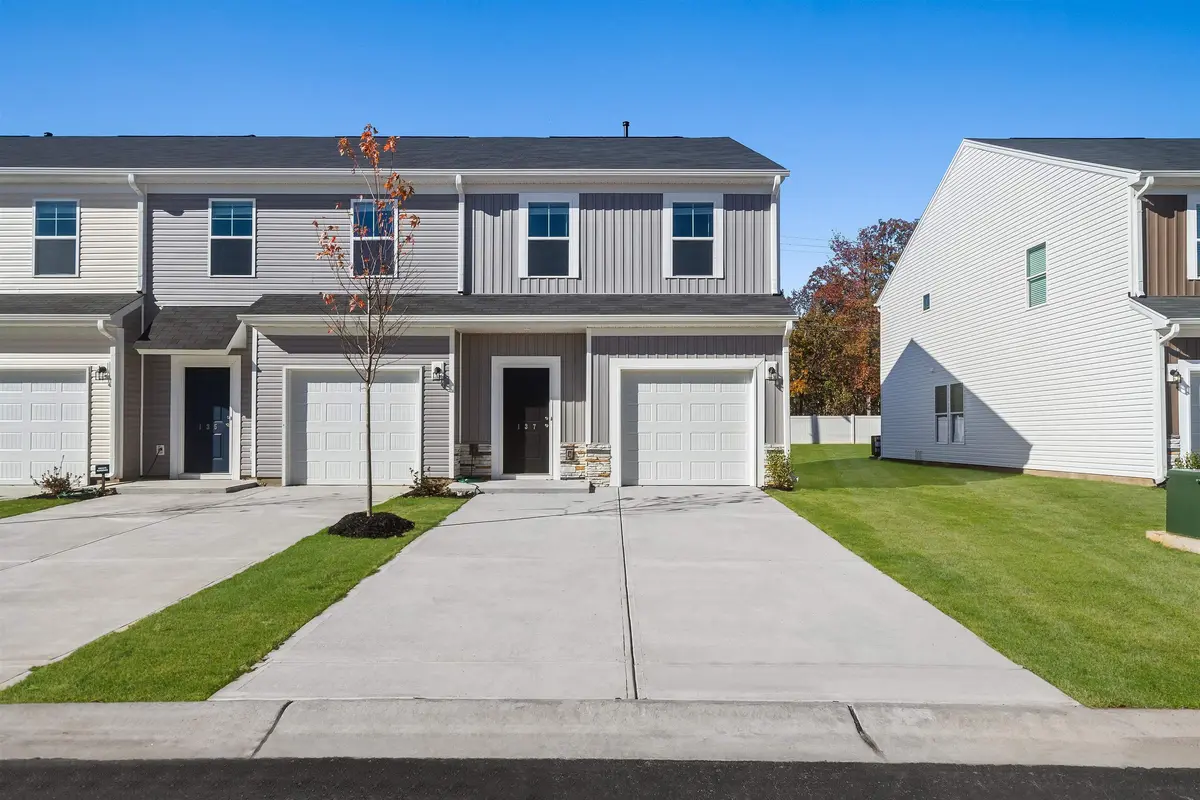 181 Randwick LN, Greer, SC 29651