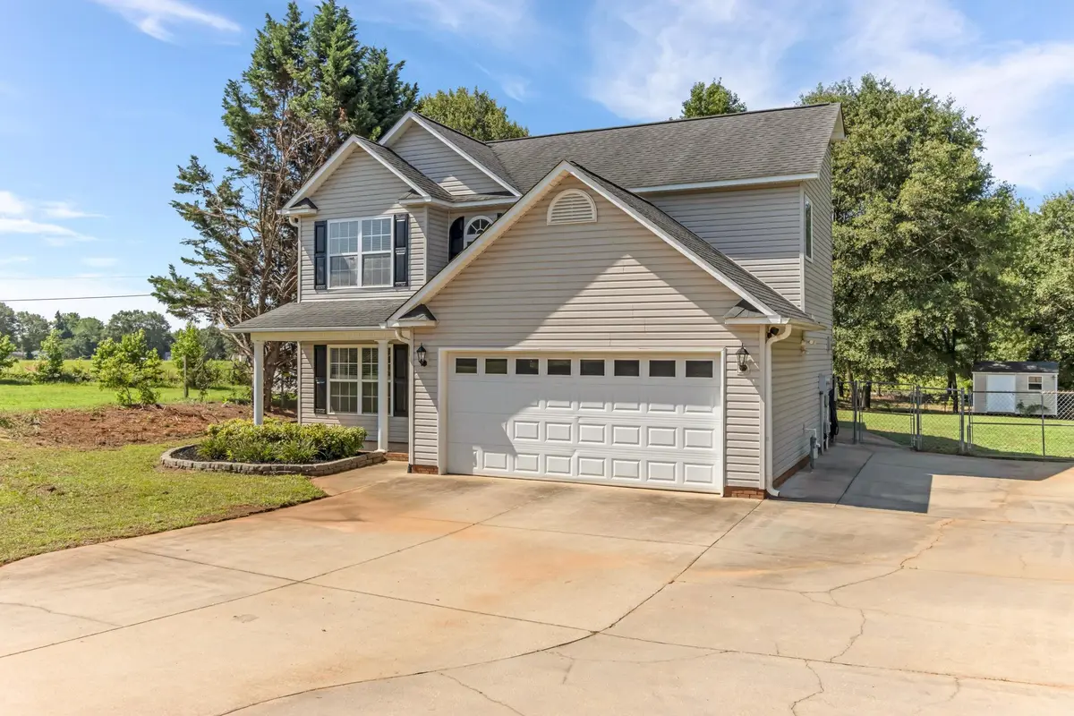 532 Tut CT, Woodruff, SC 29388