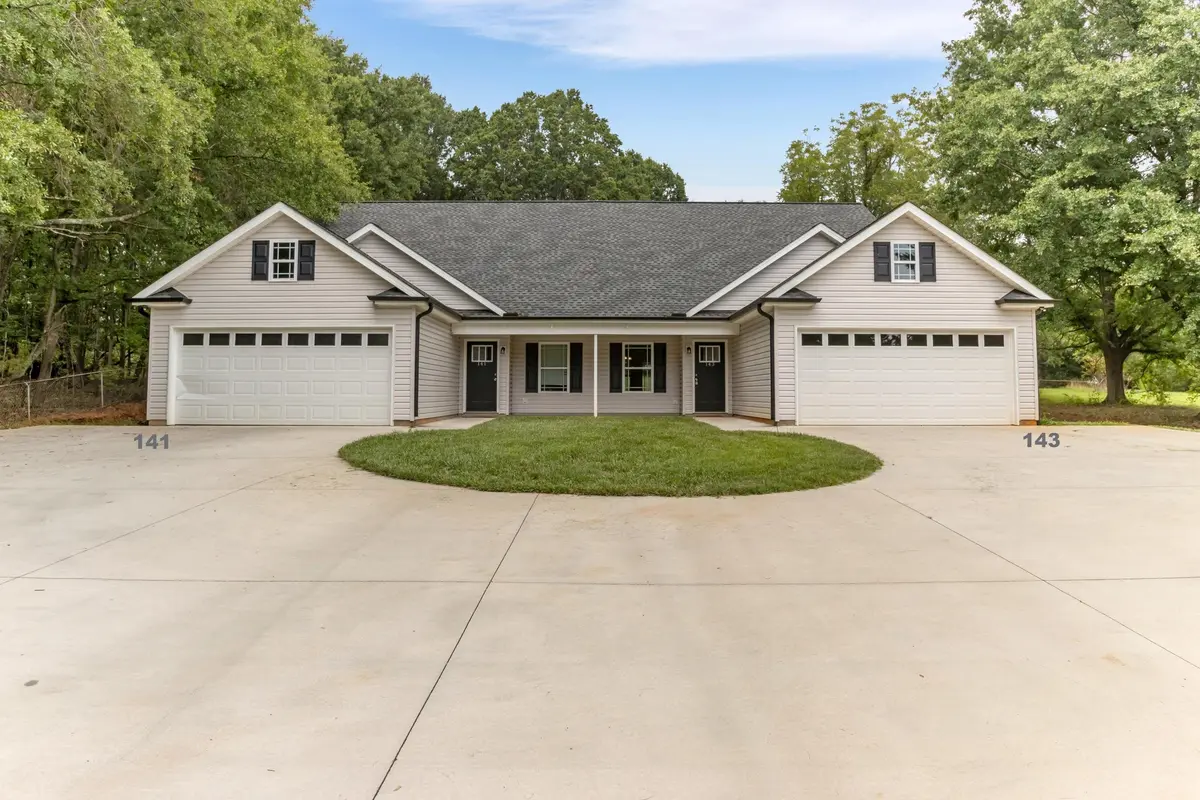 141 Sandifer RD, Spartanburg, SC 29303