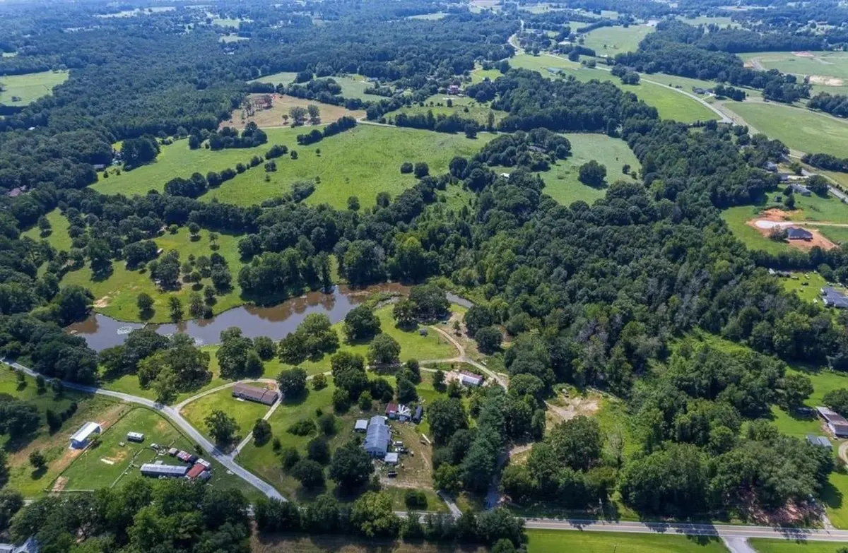 2209 Motlow Creek RD, Campobello, SC 29322