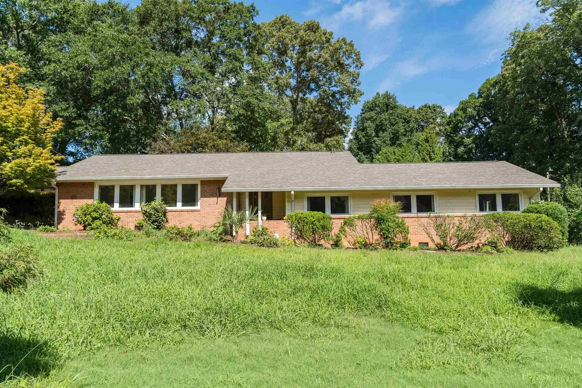 325 Fairlane DR, Spartanburg, SC 29307