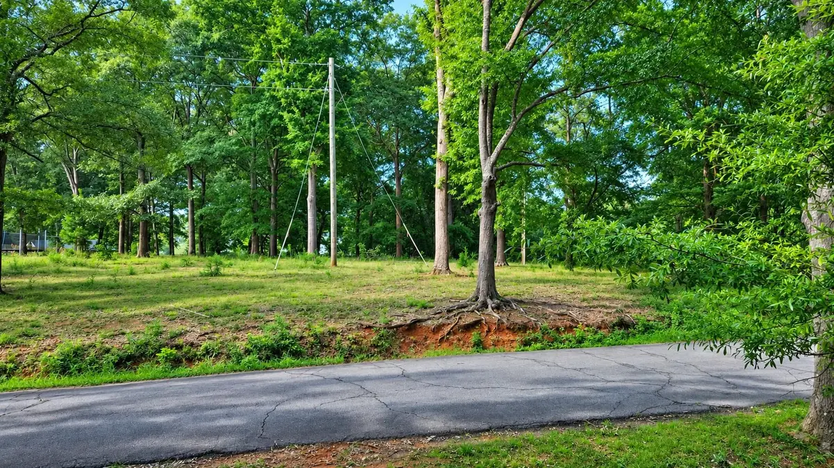 273 Edgewater RD, Inman, SC 29349