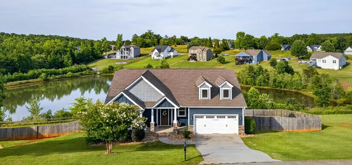 977 Garnet CIR, Chesnee, SC 29323