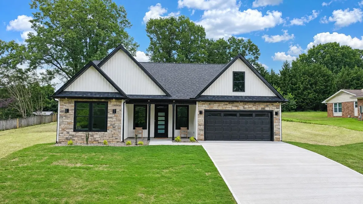 333 Peach Valley DR, Spartanburg, SC 29303