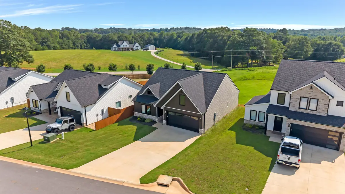 2019 Meadow Glen CT, Chesnee, SC 29323