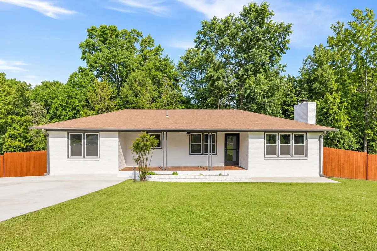102 American Legion RD, Greer, SC 29651