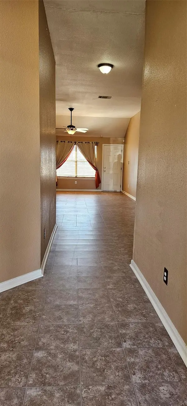 107 HELEN CV, Hutto, TX 78634