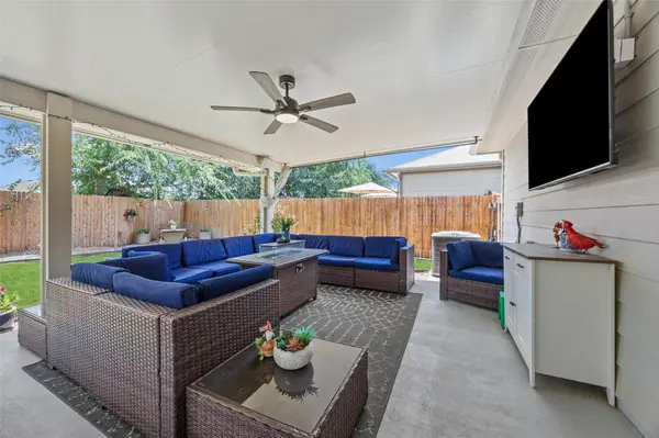 316 Cassandra DR, Hutto, TX 78634
