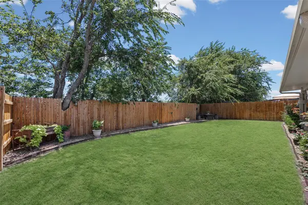316 Cassandra DR, Hutto, TX 78634