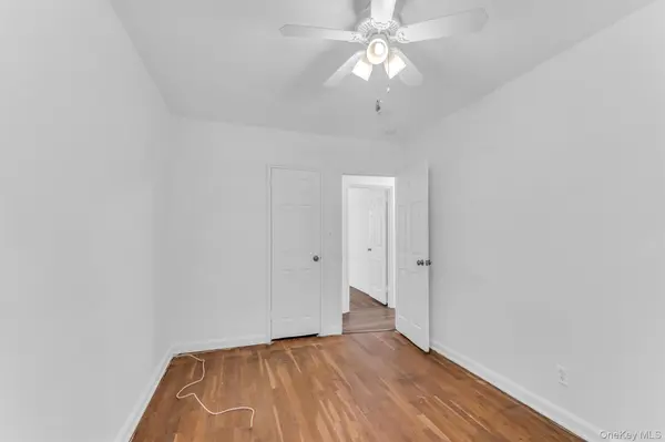 36 Cathedral AVE #2D, Hempstead, NY 11550