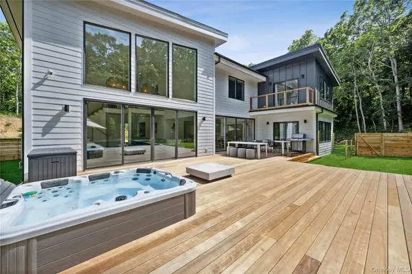 19 Elm LN, Montauk, NY 11954