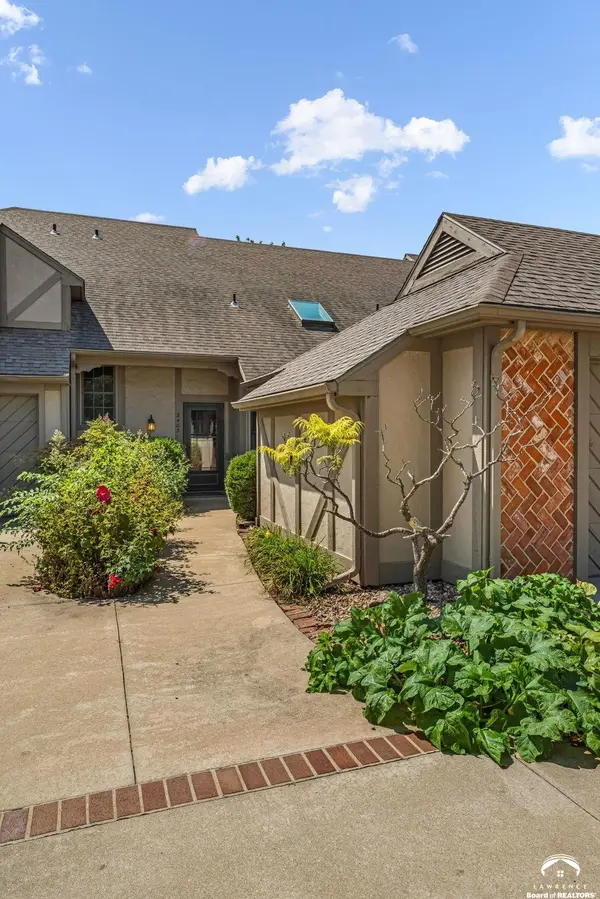 3403 Seminole DR, Lawrence, KS 66047