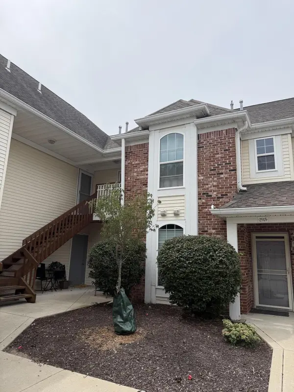 2909 Foggy Glen DR, Valparaiso, IN 46385