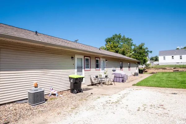 916 S CREVE COEUR AVE #A-C, Creve Coeur, IL 61610