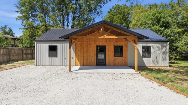 305 W 14th ST, Mountain Grove, MO 65711